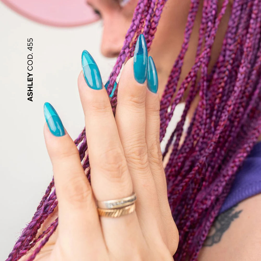 Gel de color Ashley de Mi tienda, frasco de gel de uñas en tono rosa suave con tapa blanca, para manicuras creativas.