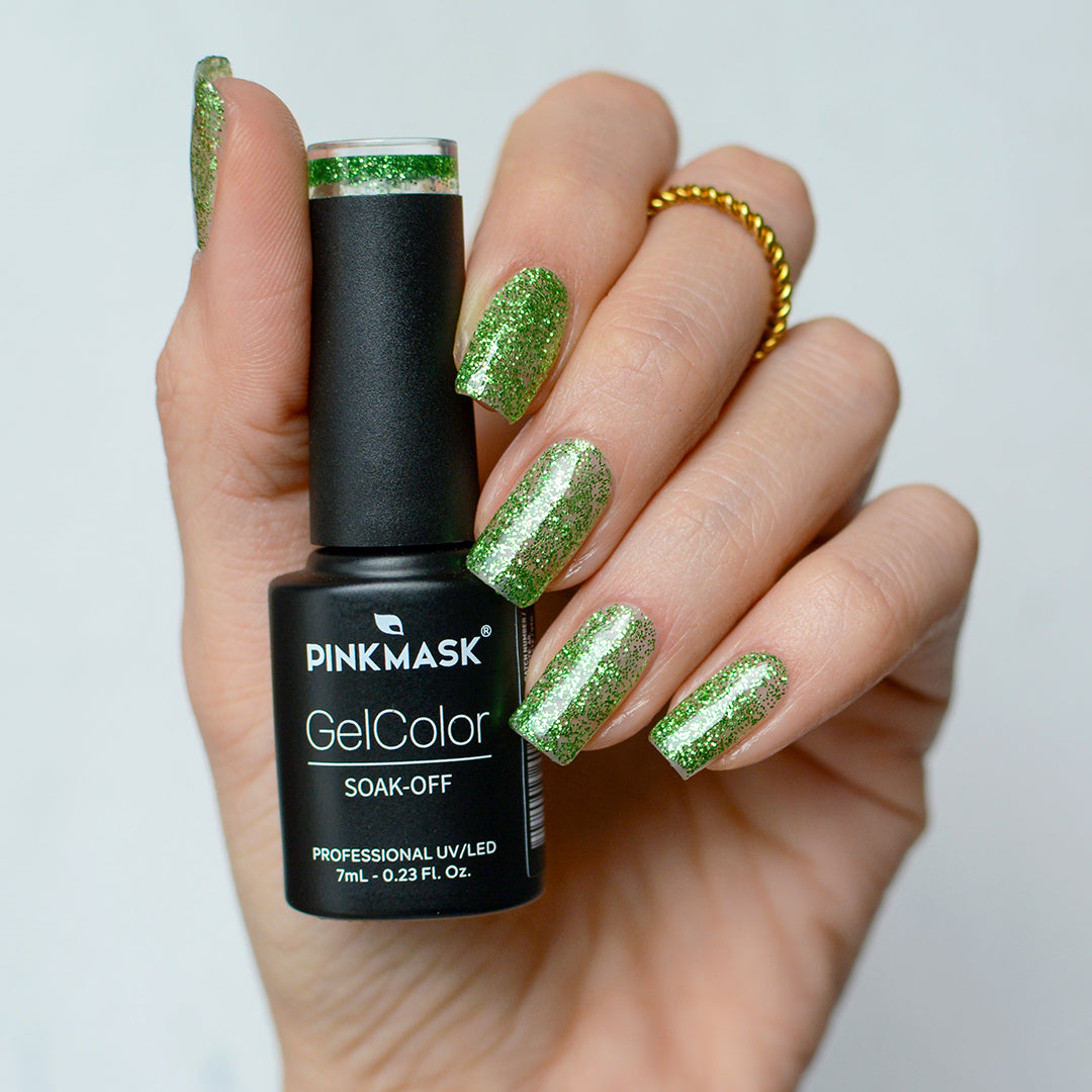Gel color Dandyish de 7ml de Mi Tienda, esmalte de uñas en tono vibrante y brillante, en botella pequeña y moderna.
