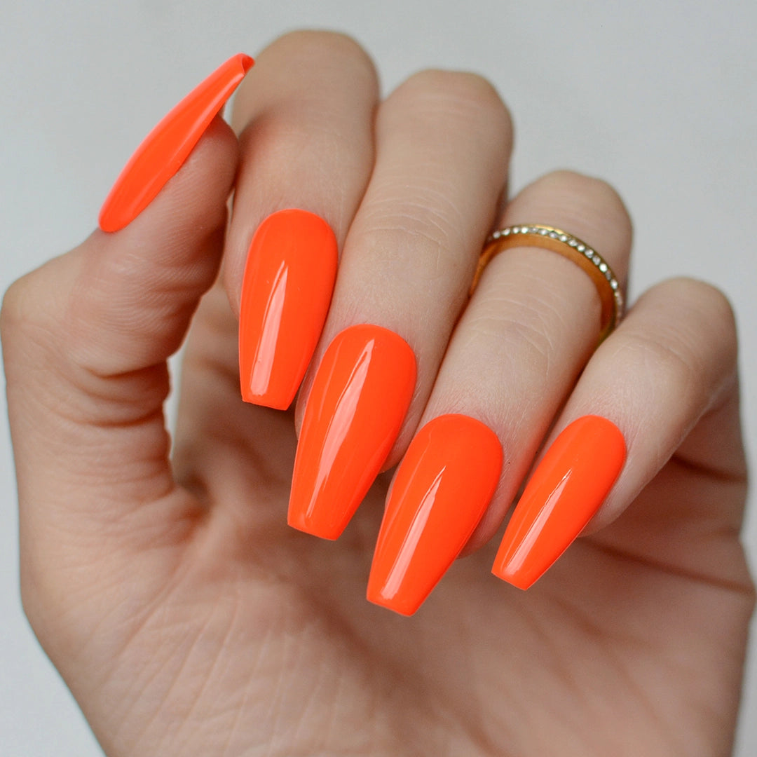 Gel de color Light my Fire de Mi tienda, frasco de gel de esmalte en tonos cálidos y vibrantes para uñas.