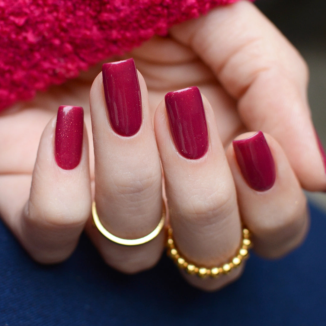 Gel de color Scarlet Witch de Mi tienda, esmalte en gel rojo vibrante para uñas con acabado brillante y intenso.